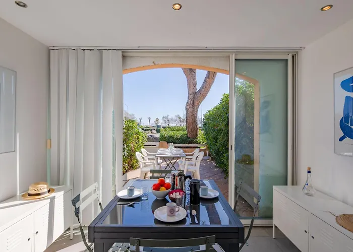 Les Boucaniers By Interhome